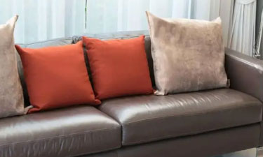 沙发脏了如何清洁？教你4种不同沙发清洁技巧，让沙发干净如新！